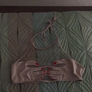 Hand mesh cropped too